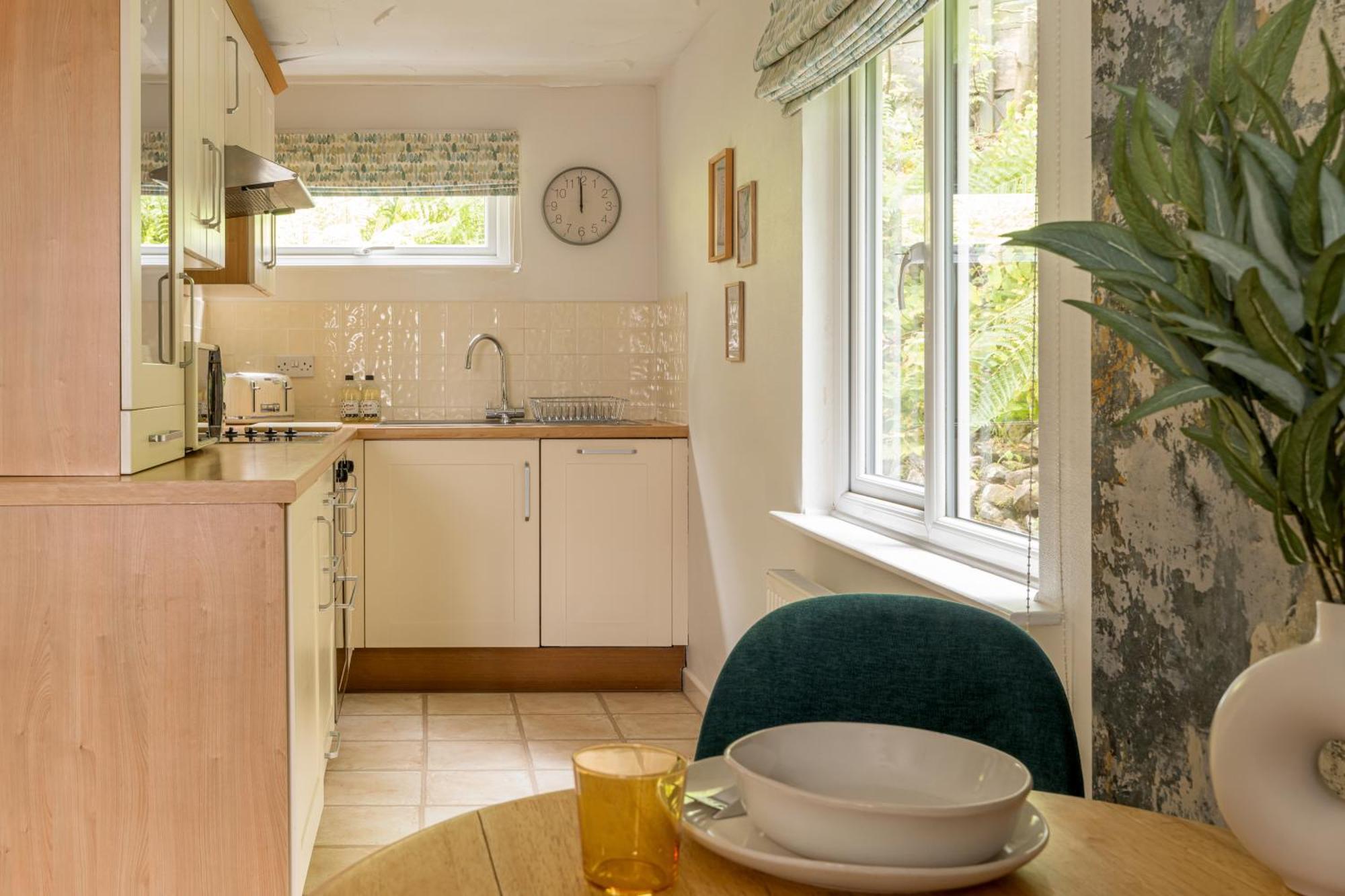 Villa Squirrel Bank, With A Hot Tub & Parking à Bowness-on-Windermere Extérieur photo